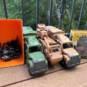 Military Toy Vehicle Set - Green and Tan
